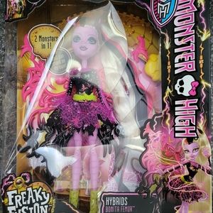 NIB NEVER OPENED MONSTER HIGH HYBRID DOLL 2013